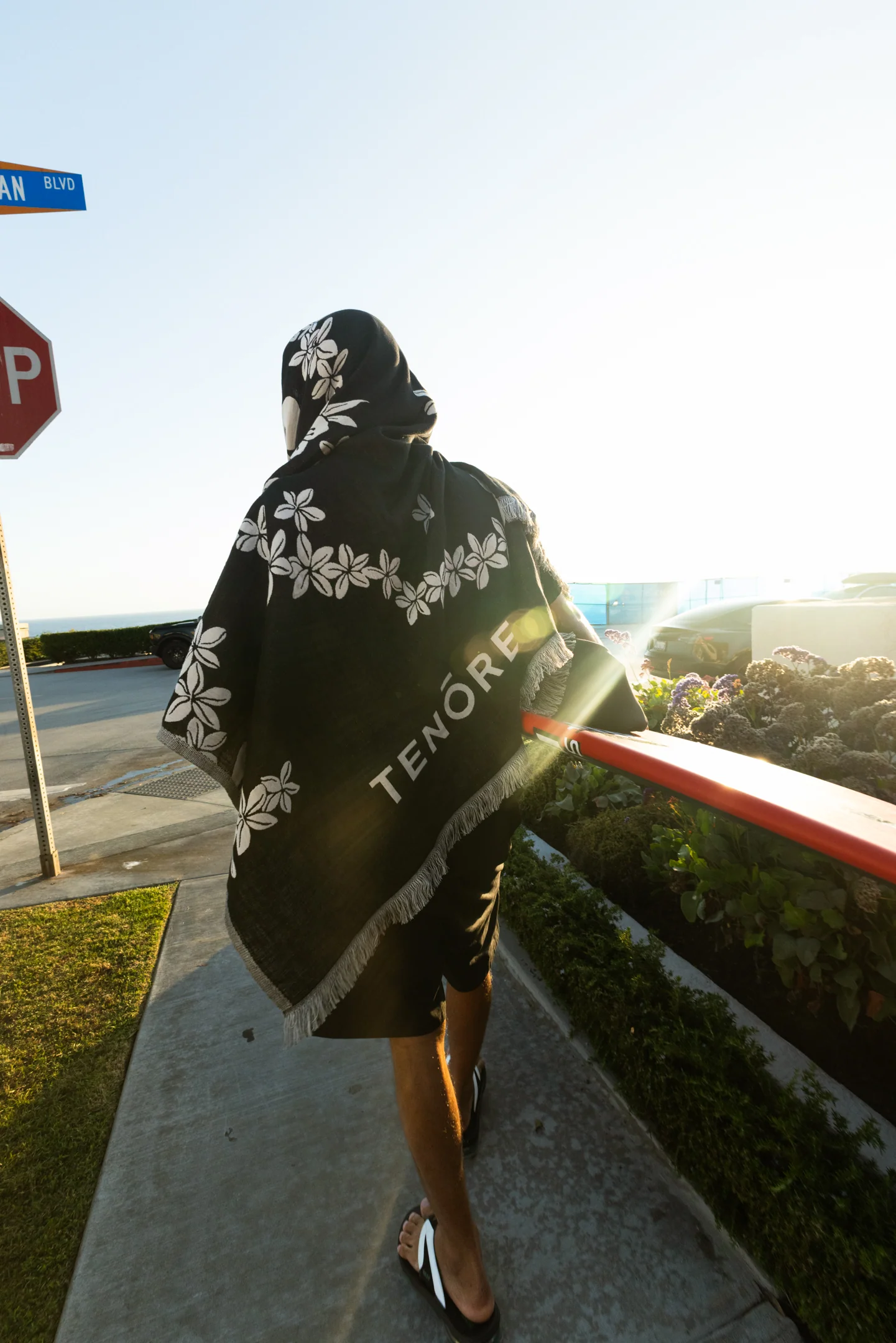TENŌRE X Slowtide Lei Driftweave Towel - Image 5